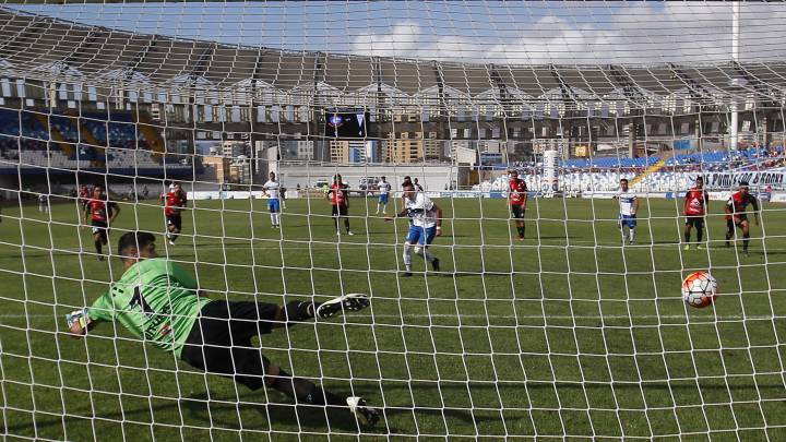 Resumen y goles del Antofagasta - Universidad Católica, partido válido por la 12° fecha del Apertura de Chile 2016 domingo 20/11/2016 en AS.