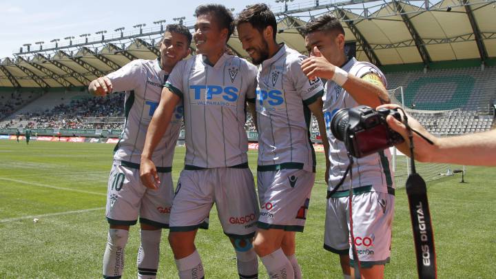 Parraguez brilla con triplete en victoria de Wanderers en el sur