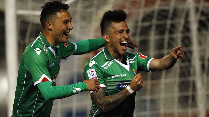 Audax vence a Palestino y escapa del sótano de la tabla