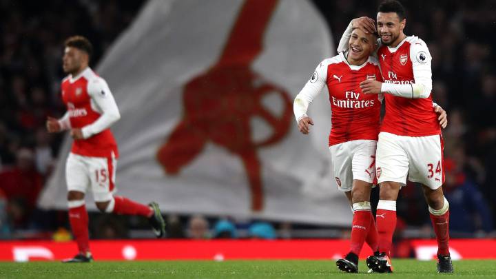 La magia de Alexis y Özil ponen a Arsenal líder de la Premier