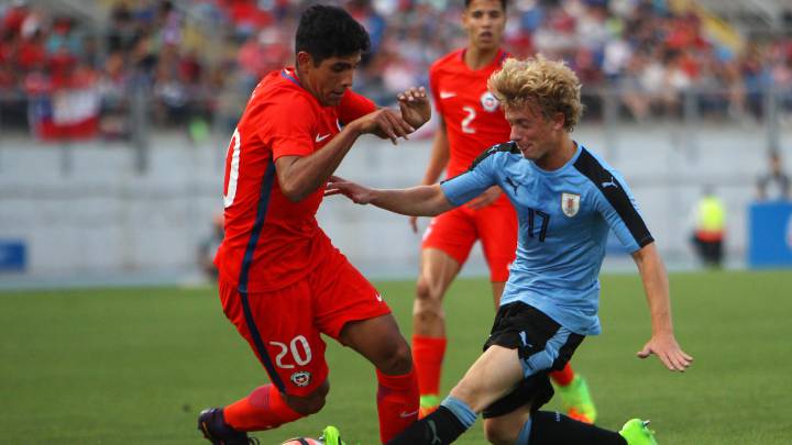 Chile logra agónico empate ante Uruguay y mantiene la ilusión