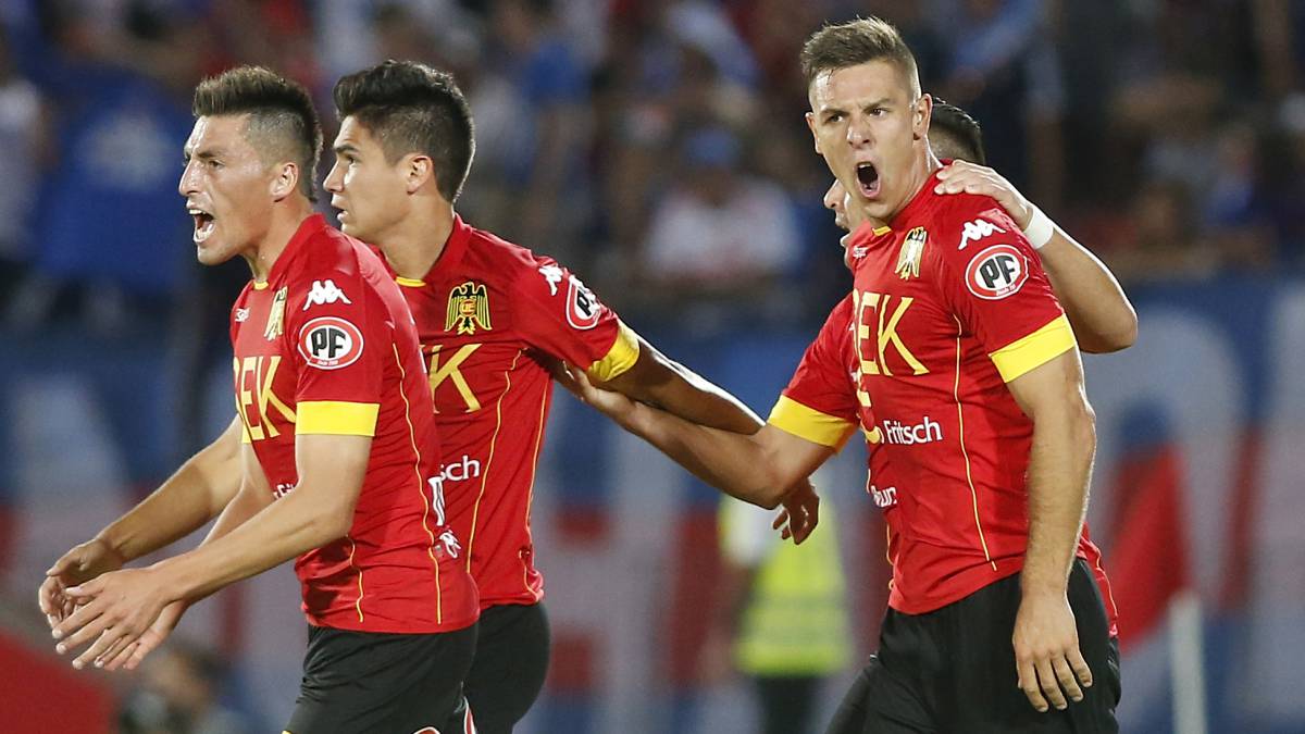 Unión Española se prende con un triunfo ante Wanderers