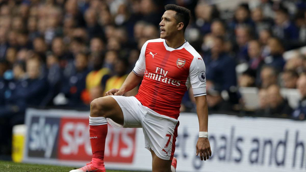 Arsenal vence al Manchester United y mantiene esperanzas de Champions