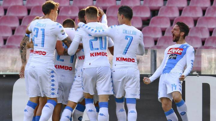 Napoli vence a Cagliari de Isla y es nuevo escolta de Juventus