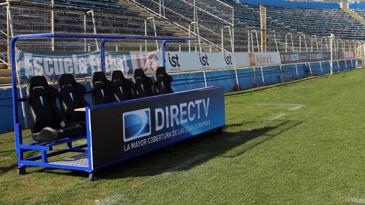 Universidad Católica permitirá a sus hinchas ver partidos en la cancha