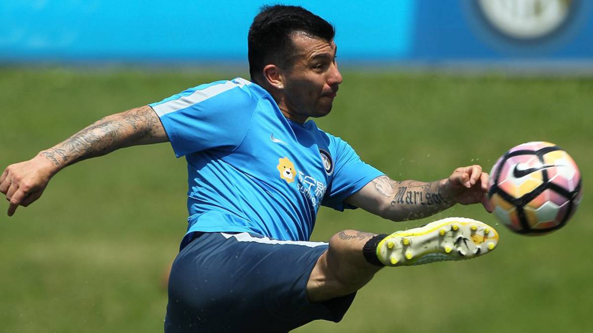 Quieren al 'Pitbull' de Sultán: Besiktas hizo una oferta por Medel