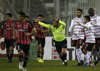 Pinilla critica arbitraje en duelo de Colo Colo: