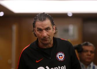 Pizzi se ilusiona con Aránguiz y descarta acuerdo con el Bayer