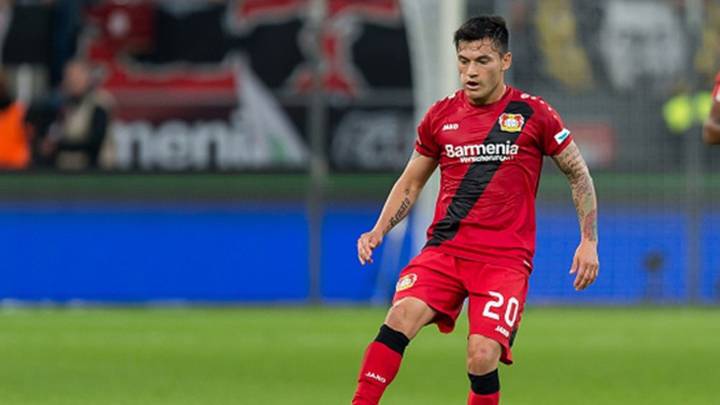 Aránguiz anota de tiro libre en victoria de Bayer Leverkusen