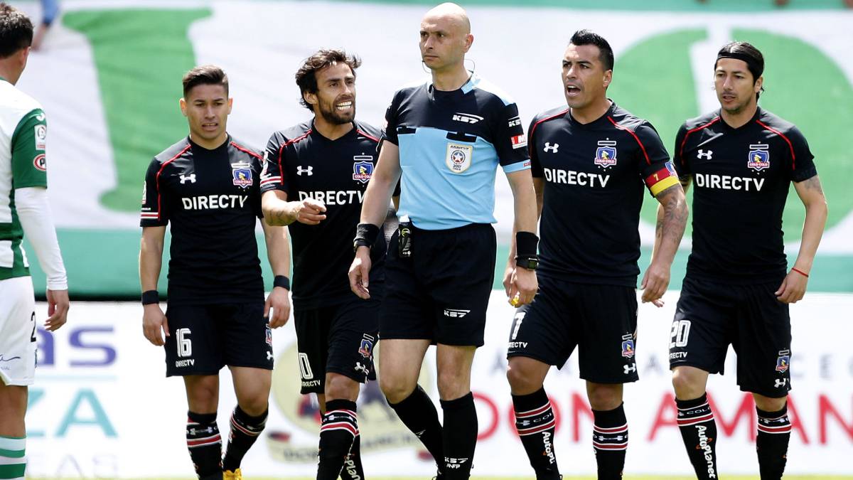 El descontrol de Colo Colo en Temuco lo dejó con 9 y sin Paredes