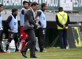 Pablo Guede es castigado y no podrá dirigir ante Everton