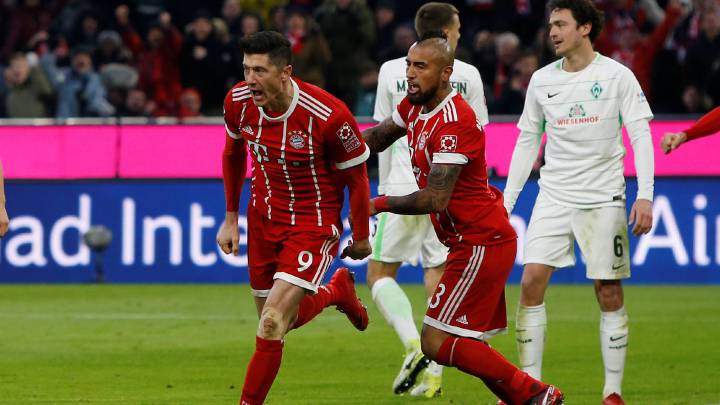 Vidal ingresó en Bayern que mantiene la ventaja en la punta