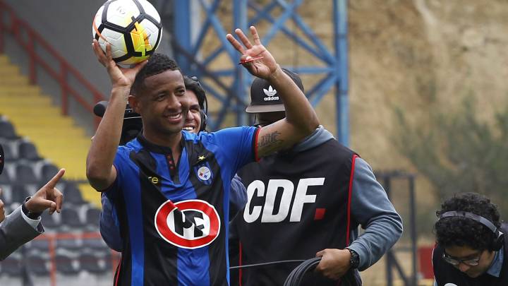 Gabriel Torres brilla con un triplete para Huachipato