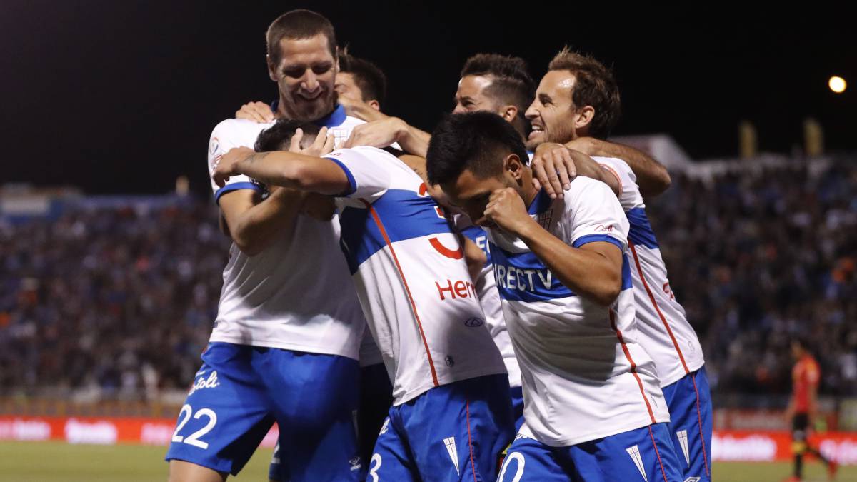 U. Católica 3 - U. Española 1: Diego Rojas brilla y siguen líderes