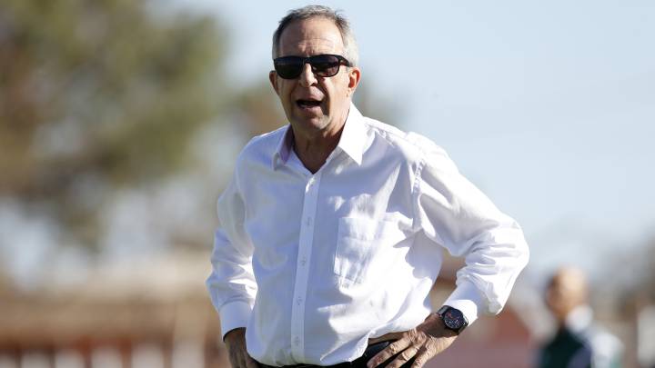El técnico uruguayo, que hoy dirige a Deportivo Cali, quedó en rebeldía tras no presentarse a un juicio tras una polémica con el arquero José Luis Chilavert.