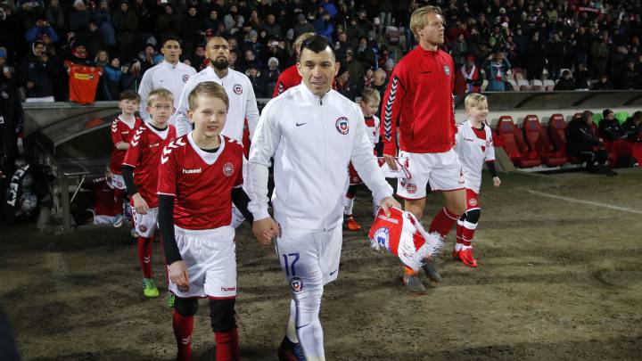 Medel: "Siempre que vengo a la Selección soy muy feliz"