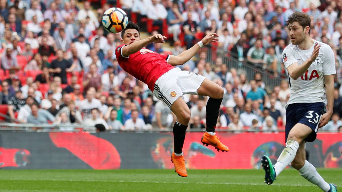 Resultado de imagen para alexis manchester united tottenham 2018
