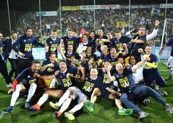 Parma con Sierralta triunfa y vuelve a la Serie A de Italia