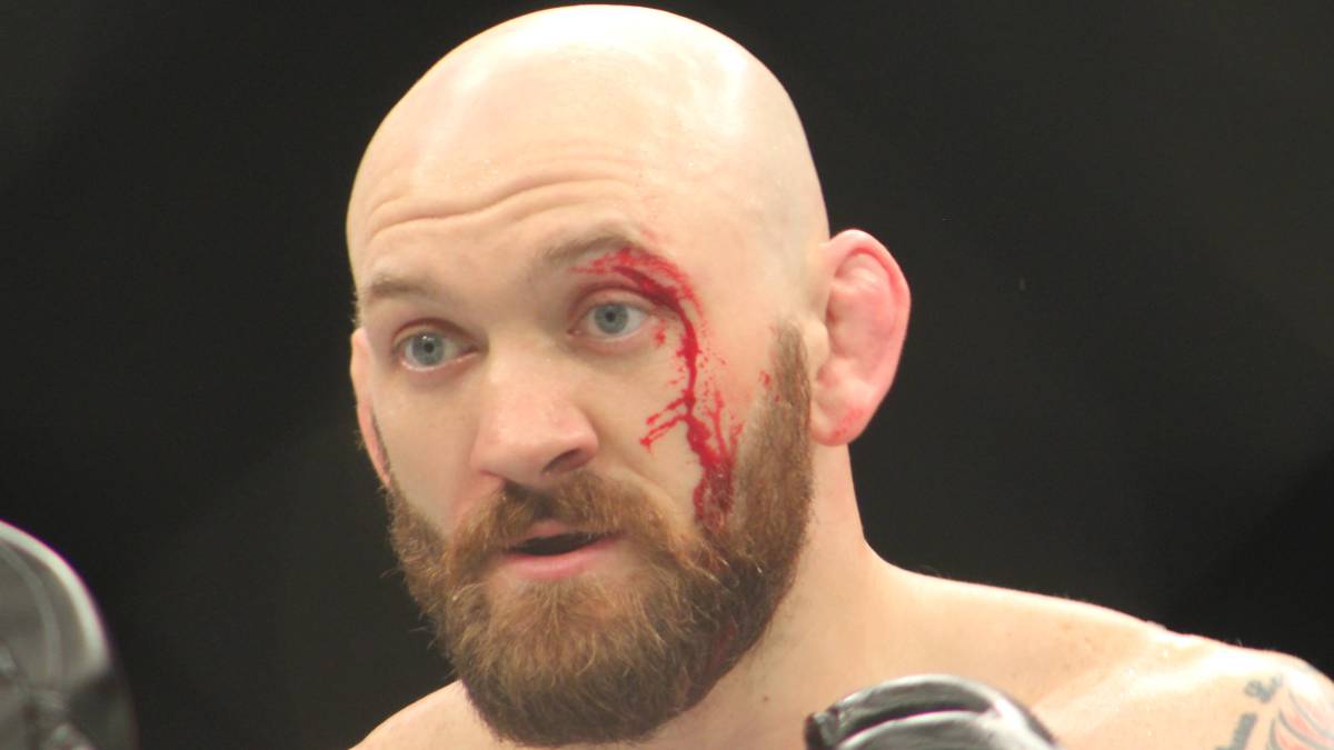 El incómodo momento de un luchador de EE.UU en la UFC