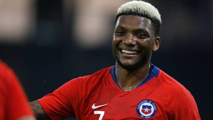 Junior Fernandes, Chile.