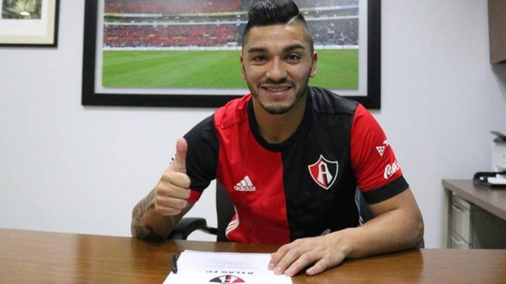 El volante de contención, que tuvo una muy buena campaña en la U, está listo para defender a los 'Zorros' de Guadalajara. Su debut podría ser el viernes 20 de julio contra Querétaro.