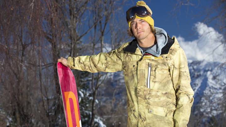 La historia del chileno que vive en la cordillera por el snowboard