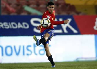 Pablo Galdames ya se prueba la polera de Vélez Sarsfield