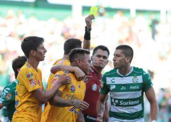 El cara y sello de Vargas: anota un gol, pero falla un penal