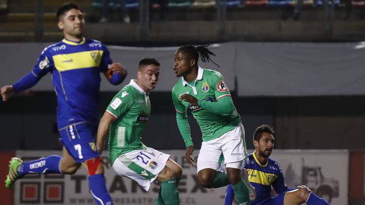 Santos rescata a Audax Italiano ante un complicado Barnechea