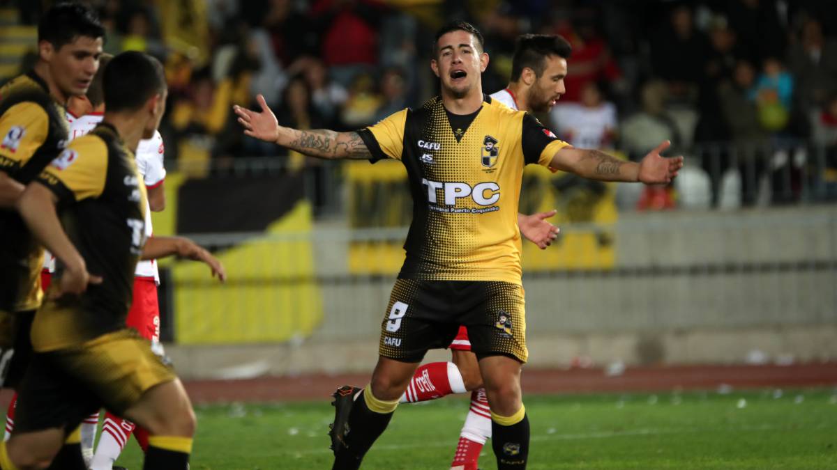 En la jornada sabatina, el líder igualó sobre la hora con Valdivia. En tanto, Magallanes y Puerto Montt también empataron, y Melipilla goleó por 4-1 a Ñublense.