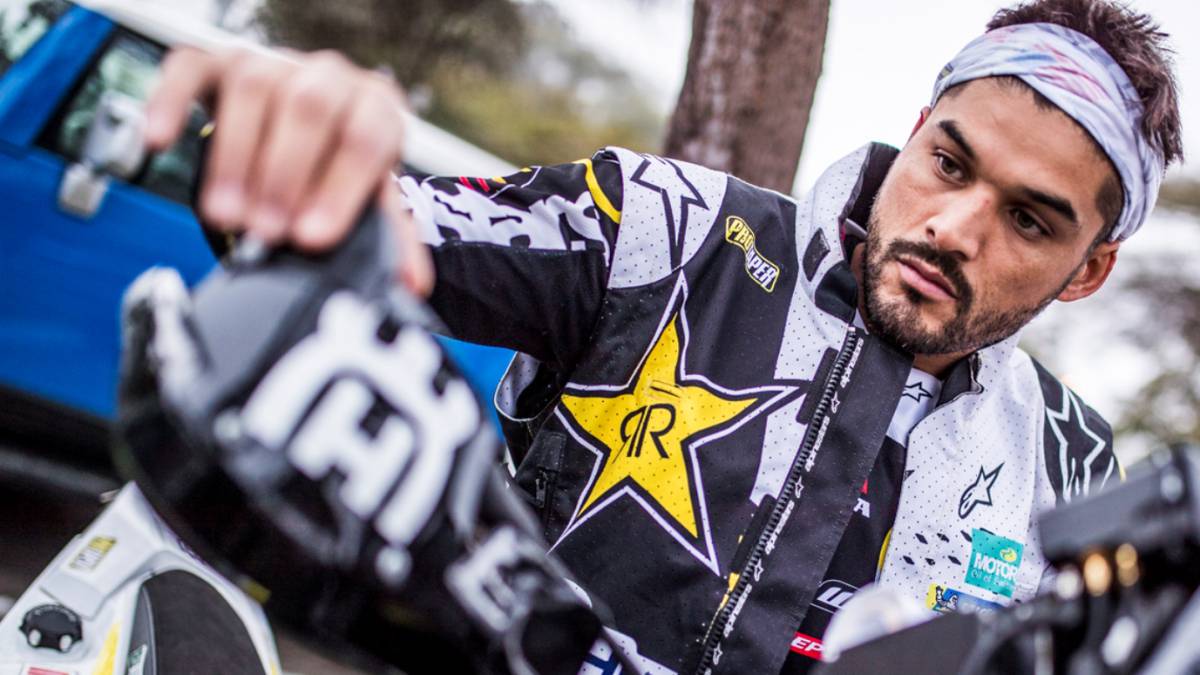 El piloto nacional arribó a la meta del prólogo a 24 segundo del ganador, Toby Price. José Ignacio Cornejo en Honda se ubica en el lugar 20 entre las motos.