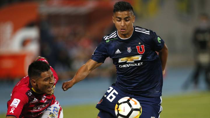 El delantero, principal candidato a reemplazar a Ángelo Henríquez, chocó con Gonzalo Jara en la práctica matinal de los azules con miras al duelo ante San Luis.