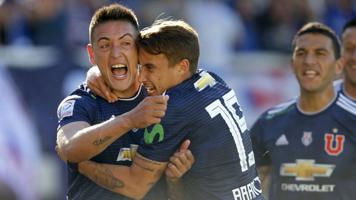 Los goles de Matías Rodríguez y Gonzalo Espinoza sobre el final dejaron a los azules a sólo 2 de U. Católica. San Luis quedó a un paso del descenso.