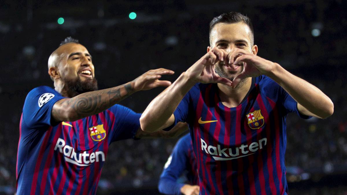 Jordi Alba: "Vidal se ganó un lugar en el once a raíz de su esfuerzo"