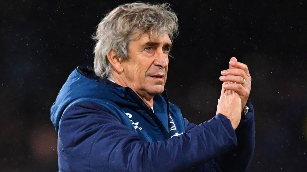 El técnico chileno se mostró contento por conseguir su cuarta victoria consecutiva con el West Ham y señaló que a pesar de las lesiones, cada vez juegan mejor.