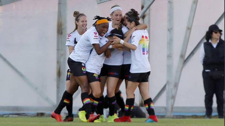 Santiago Morning se alza como campeón del fútbol femenino