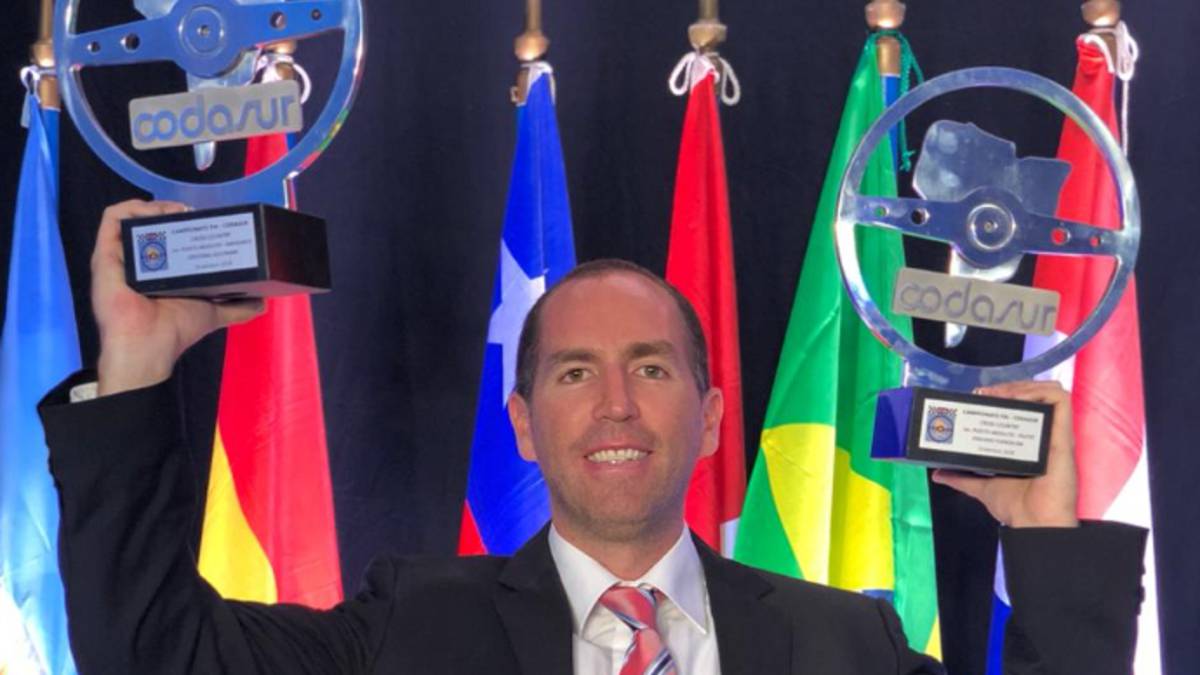 Emiliano Fuenzalida es premiado en Argentina por título de Rally