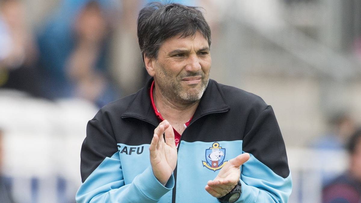 Ameli: "Queremos armar un equipo para pelear los 3 torneos"