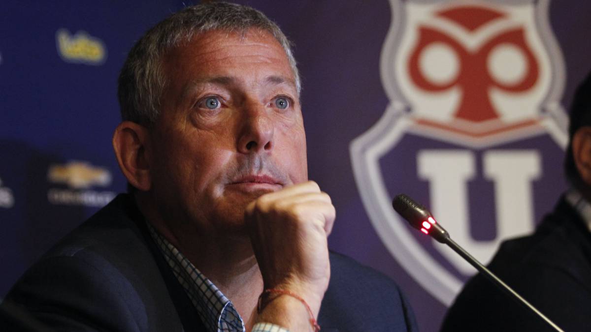 Carlos Heller promete que cumplirá con un estadio para la U