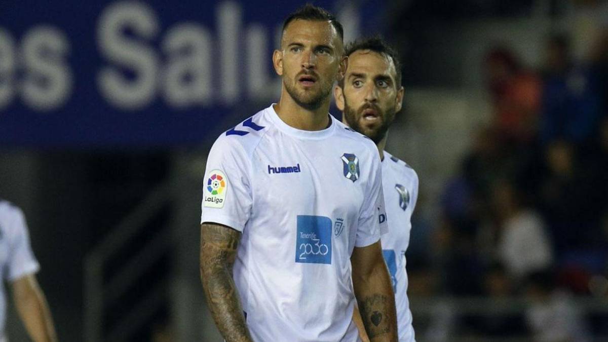 Las pruebas médicas al defensor argentino reflejaron una afección cardiaca, motivo por el que se someterá a una segunda revisión para validar su llegada a los azules.