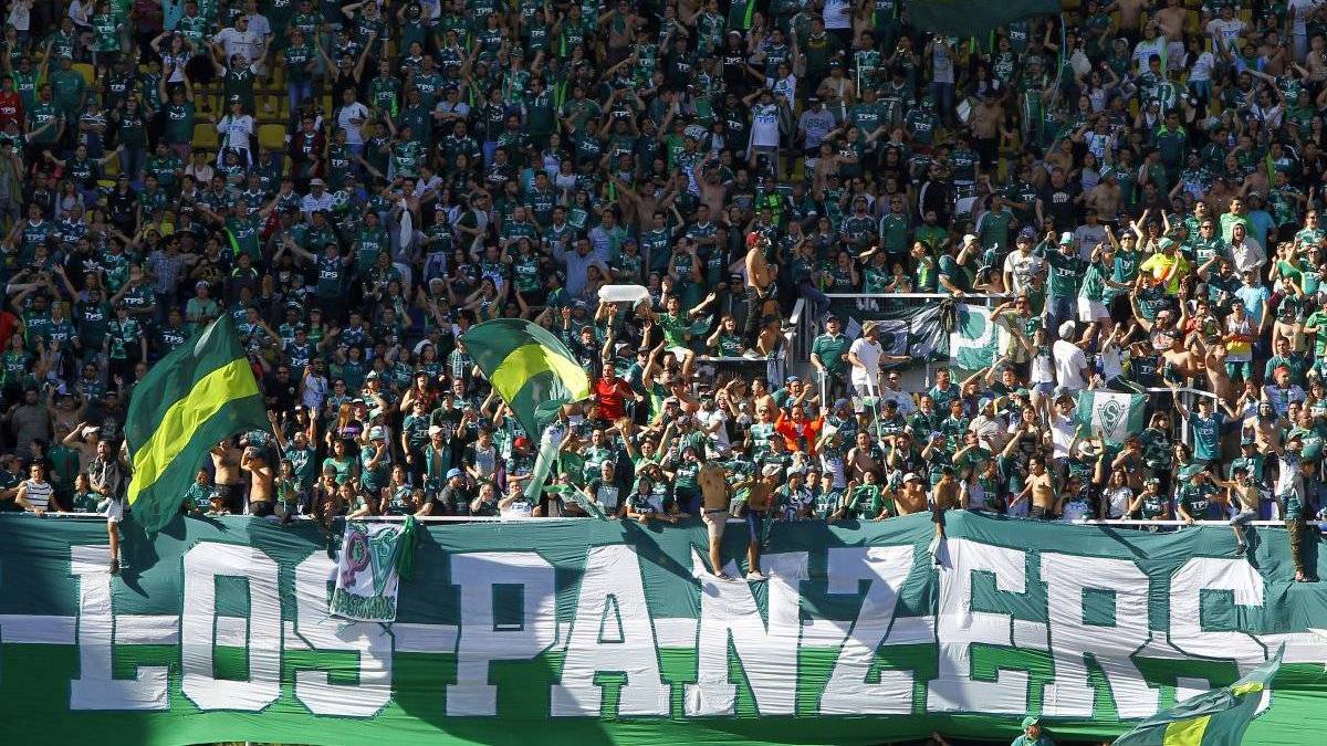 8 hinchas quedan con prohibición de ingreso a los estadios