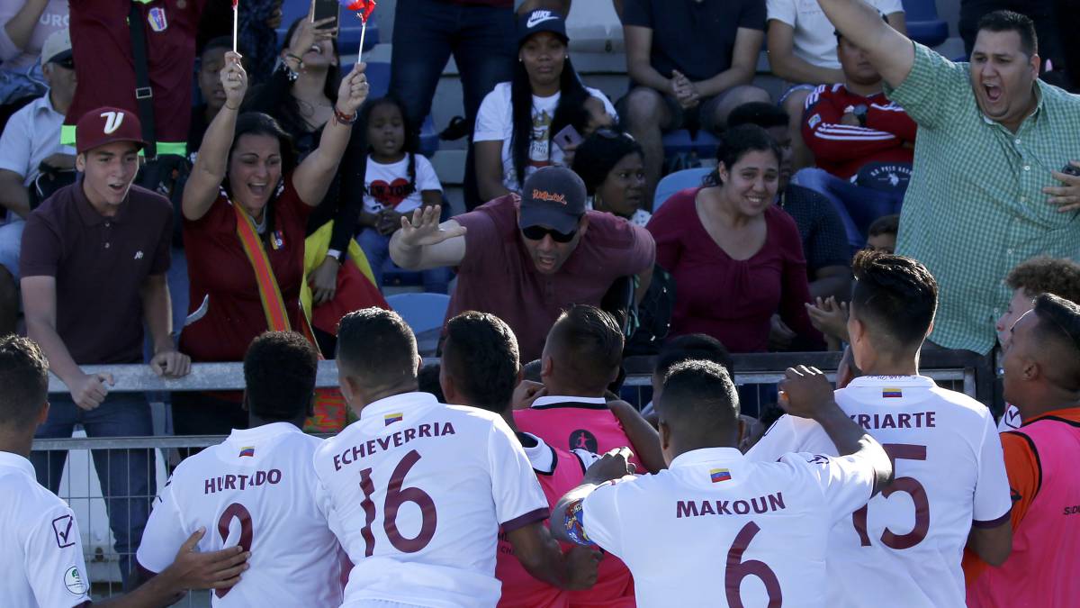 El alocado festejo venezolano que sorprendió a El Teniente