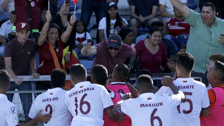 El alocado festejo venezolano que sorprendió a El Teniente