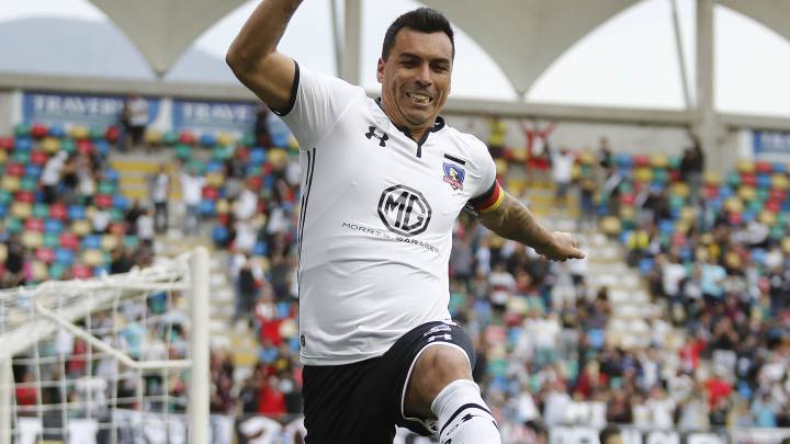 Cómo y dónde seguir en directo por televisión y online la Noche Alba que enfrentará a Colo Colo y Estudiantes de La Plata en un duelo amistoso.