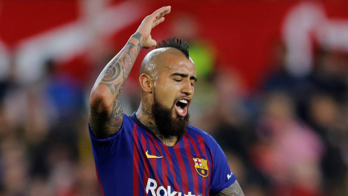 Con el chileno nuevamente desde la partida, el cuadro catalán cayó por 2-0 en el marco del duelo de ida de los cuartos de final de la Copa del Rey en España.