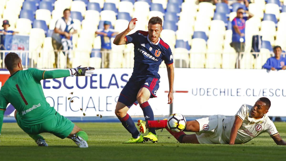 El delantero azul debió dejar el duelo amistoso ante Universitario de Perú en el minuto 20 del primer tiempo acusando molestias físicas.