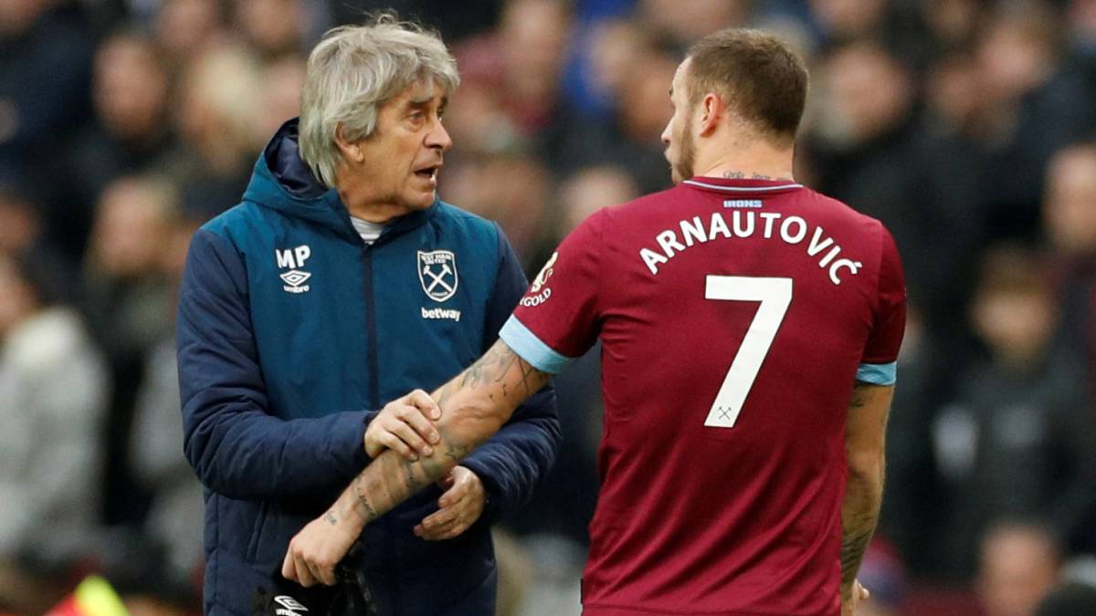 Pellegrini irá por goleador uruguayo si se va Arnautovic