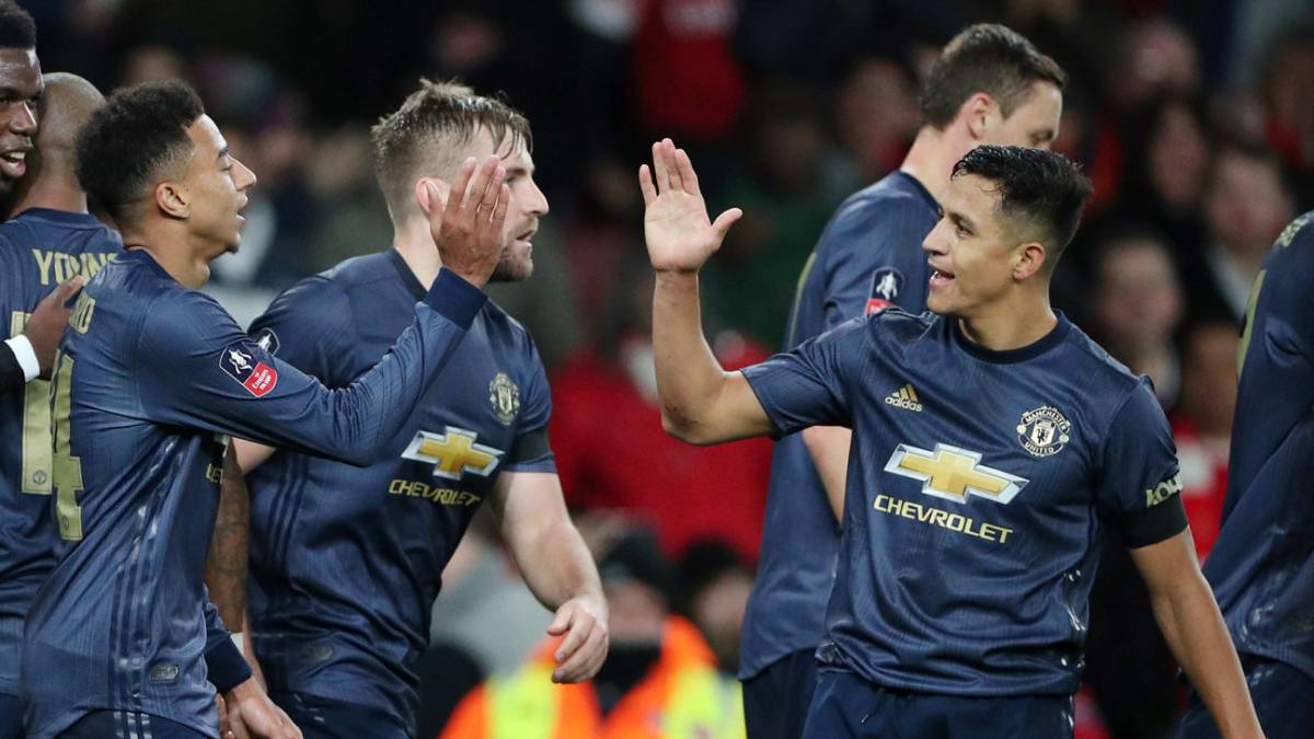 Alexis anota un golazo y deja fuera al Arsenal de la FA Cup
