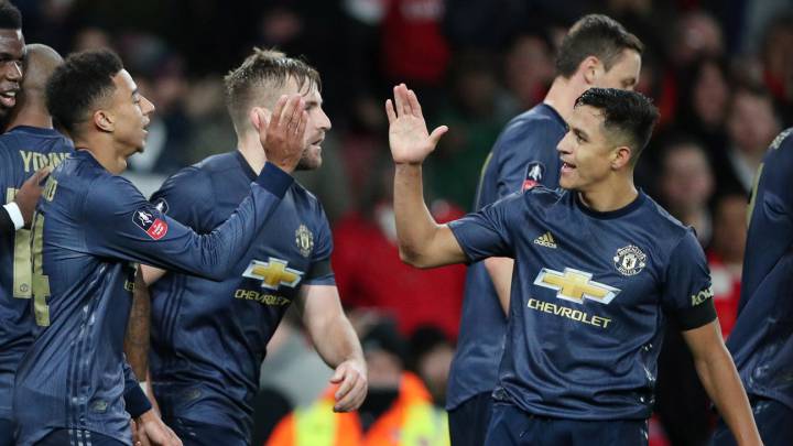Alexis anota un golazo y deja fuera al Arsenal de la FA Cup