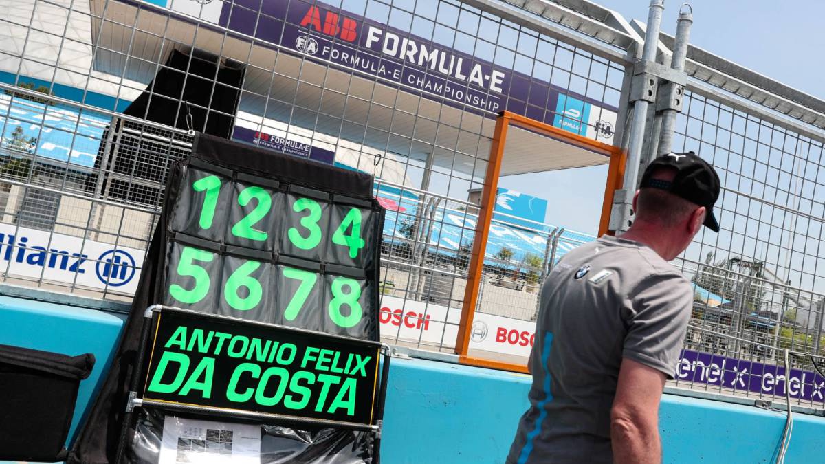 Este sábado se correrá en el circuito emplazado en el Parque O'Higgins se disputará la tercera fecha de la temporada de la serie de autos eléctricos, el E-Prix de Santiago.